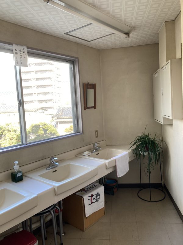 あずまの湯洗面所
