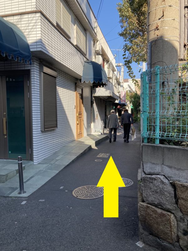塩屋駅から神戸少年の町を目指す道