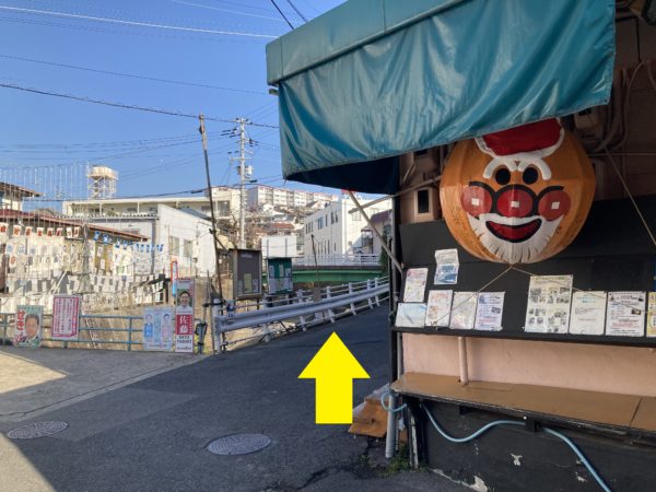 塩屋駅から神戸少年の町を目指す道