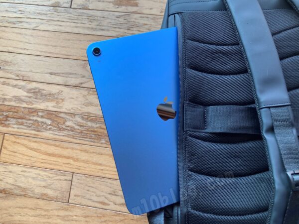 背中にiPad